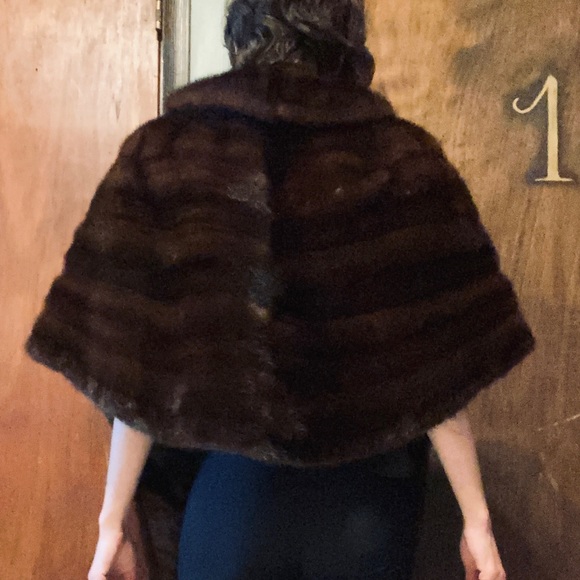 50’s Mahogany Dark Brown Mink Stole | Short Collar & Brown Silk Lining - Picture 2 of 11